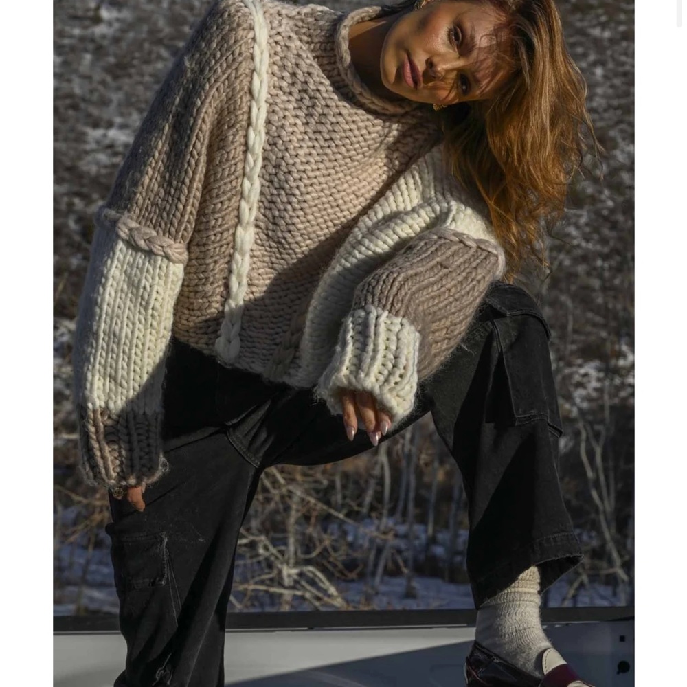 Chunky Knit Sweater - Cream and Tan